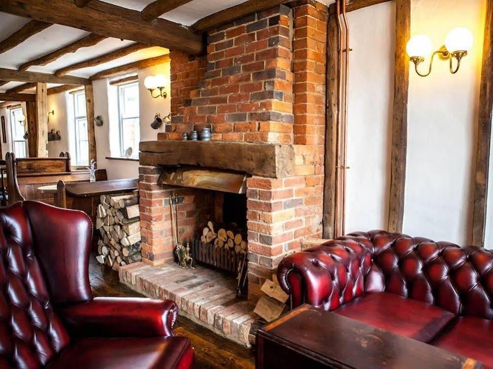 Отель The Horse & Cart Peasmarsh Экстерьер фото